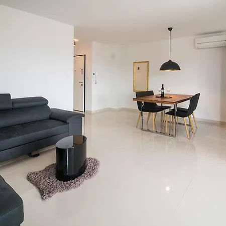 Mato Apartment Vantacici