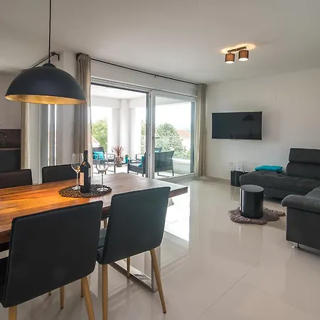 Apartment Mato *