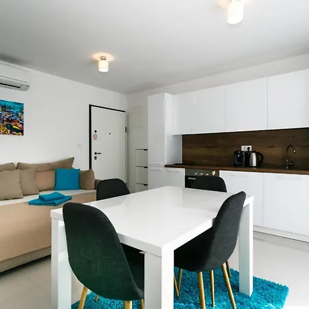Mato Apartment *